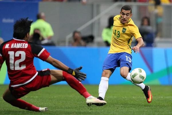 William chega ao Cruzeiro sem jogar há quase dois anos e busca nível que o fez campeão olímpico