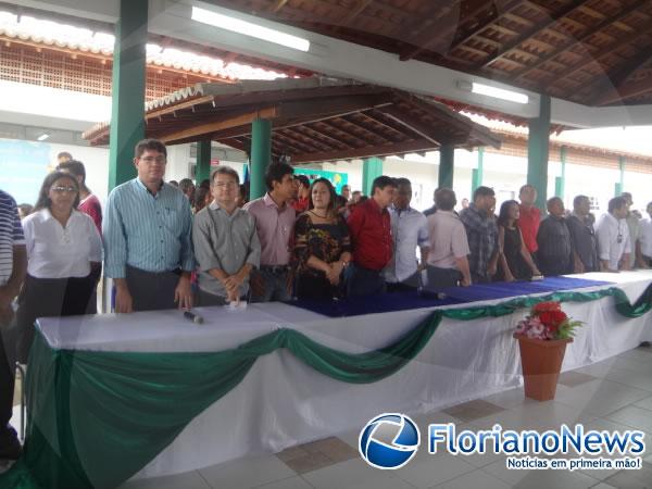  S&atilde;o Francisco do Piau&iacute; inaugura escola modelo com presen&ccedil;a de autoridades.(Imagem:FlorianoNews)