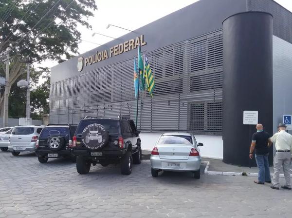 PF prende suspeitos de sequestrar funcionários da Caixa para roubar cofre da agência em Teresina