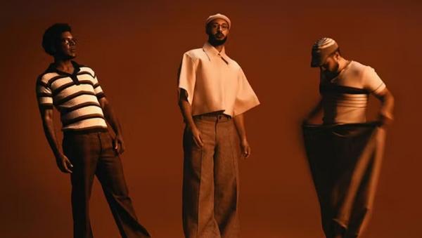 O trio carioca Gilsons estreia em 25 de abril, em Salvador (BA), a turnê do segundo álbum de estúdio do grupo(Imagem:Divulgação)