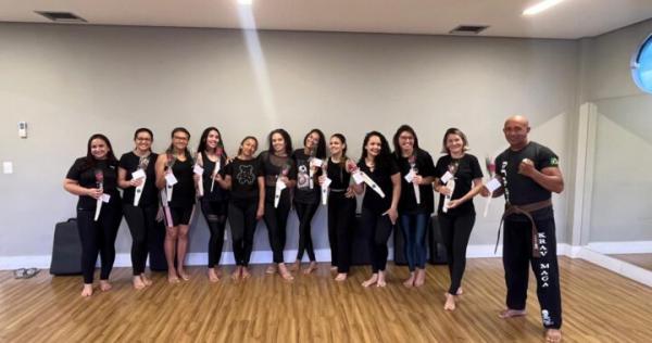 Aula de defesa pessoal marca comemoração do dia da mulher no Sesc Picos