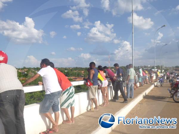 Jovem que pulou da ponte em Floriano ainda n&atilde;o foi encontrada. (Imagem:FlorianoNews)