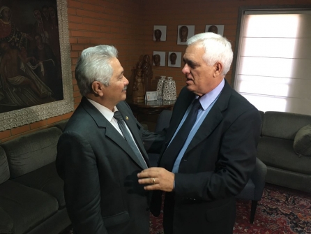 Themístocles Filho recebe visita do senador Elmano Ferrer