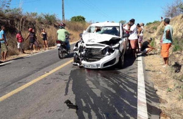 Homem de 26 anos morre em acidente na BR-135