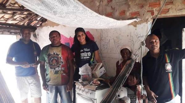 Colecionadores de Reggae fazem entrega de brinquedos e cestas b&aacute;sicas em Floriano(Imagem:Divulga&ccedil;&atilde;o)