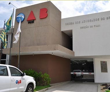 OAB-PI concede título de advogada à Esperança Garcia