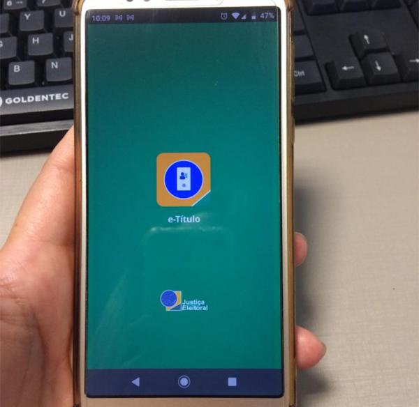 Eleitor pode usar e-título para votar, mas não poderá baixar aplicativo hoje
