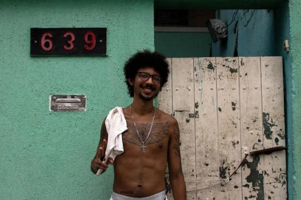Cantor carioca Kellvn ocupa "TerritóRIO" de Fausto Fawcett ao criar rap "Clássico" a partir de conto