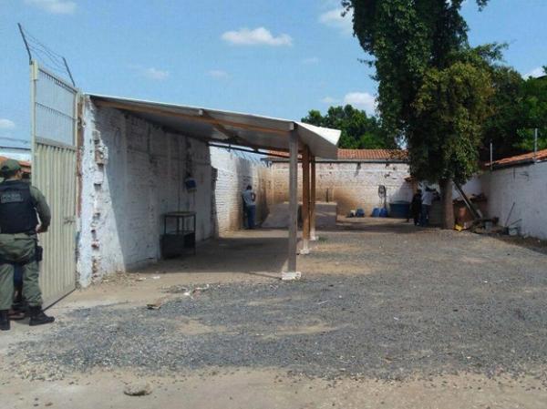 Rapaz é morto a tiros dentro de lava jato enquanto trabalhava em Teresina