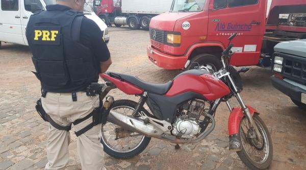Moto com mais de R$ 12 mil em débitos e 36 infrações de trânsito é apreendida em Teresina