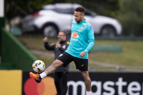 Jogador Neymar fala sobre vaias no PSG e na seleção