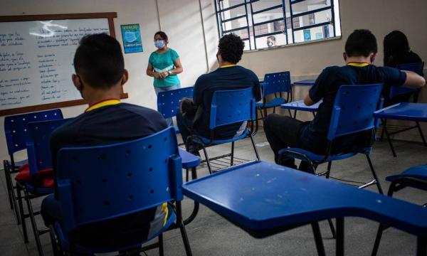 Bolsonaro veta trecho de lei que previa banda larga em todas as escolas públicas até 2024