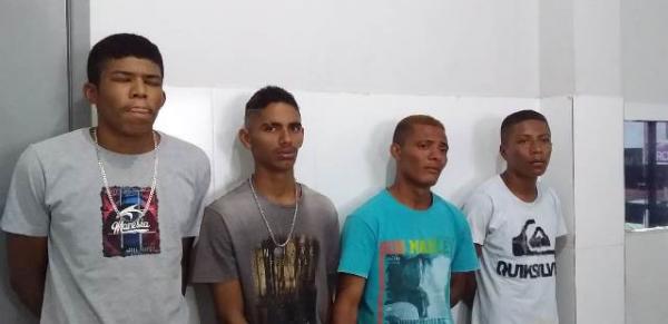 Polícia prende suspeitos de furtos em Floriano