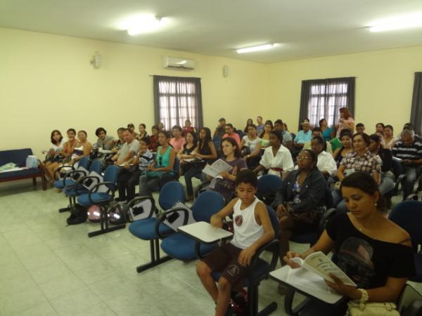 FAMCC promoveu reunião para orientar mutuários