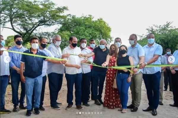 Prefeitura de Floriano inaugura obras de pavimentação em ruas do bairro Meladão