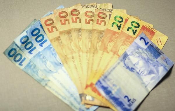 Novo saque do FGTS vale a partir de 2ª feira, mas Caixa não libera calendário