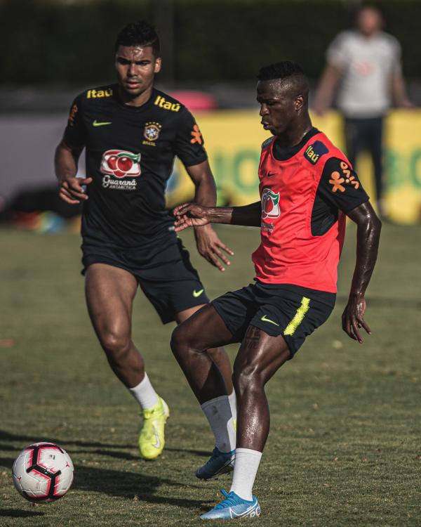Vinicius Junior, atacante do Real, durante treino: ele pediu ao companheiro de Madrid Casemiro para lhe ajudar na Sele&ccedil;&atilde;o.(Imagem: Pedro Martins / MoWA Press)
