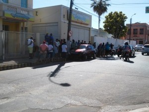 Homem morre após colidir veículo com mureta em Piripiri