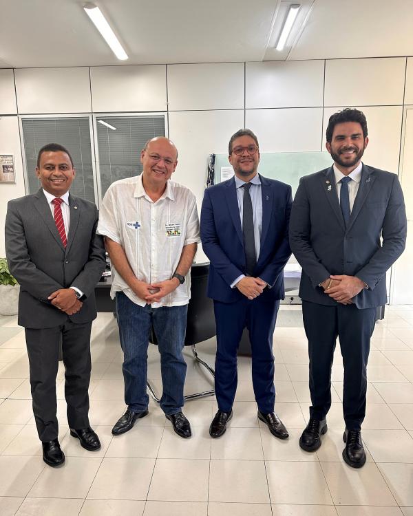 Deputado Dr. Francisco Costa anuncia novos investimentos na saúde de Floriano