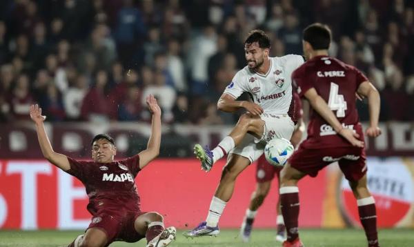 Fluminense sai em desvantagem diante do Lanús na Copa Sul-Americana