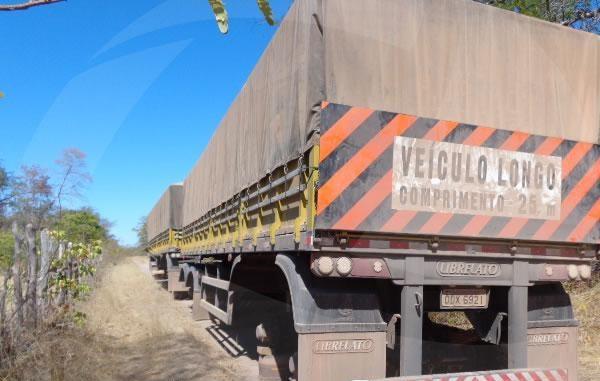 Carretas são tomadas de assalto e têm pneus roubados na BR-343