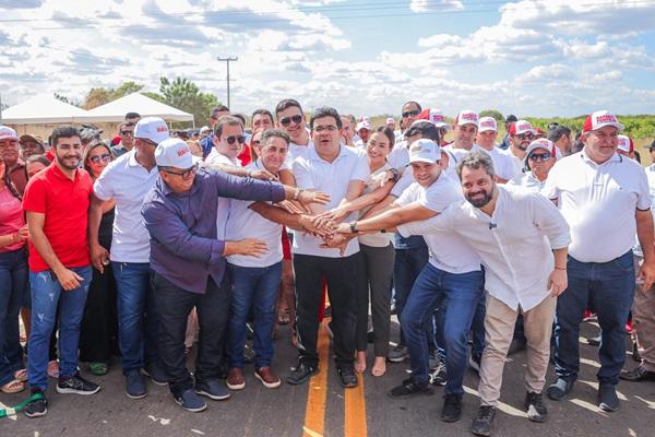 Governador inaugura pavimentação da PI 228 em Francisco Santos
