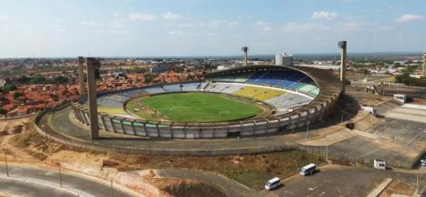 Albert&atilde;o recebe pela primeira vez uma final de Campeonato Brasileiro em 42 de hist&oacute;ria (Imagem:Abdias Bideh)