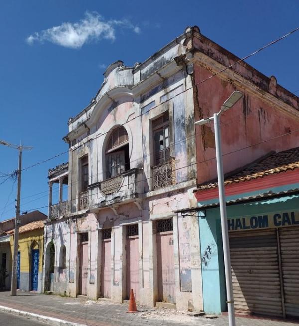 Casar&atilde;o liban&ecirc;s no Piau&iacute; antes do desabamento na noite dessa ter&ccedil;a-feira (4).(Imagem:Reprodu&ccedil;&atilde;o)