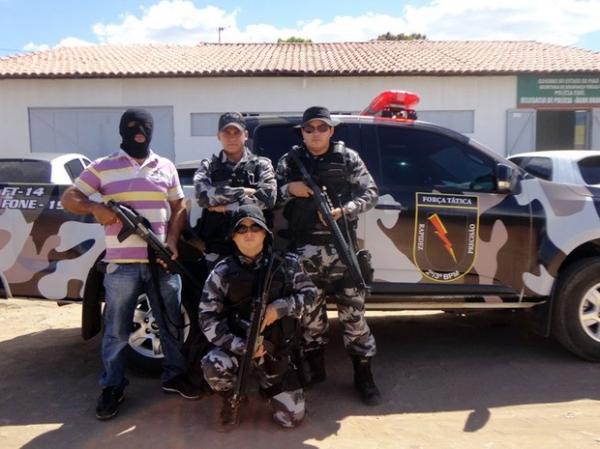 Equipe da For&ccedil;a T&aacute;tica de &Aacute;gua Branca realizou a pris&atilde;o dos suspeitos.(Imagem:Pol&iacute;cia Militar)