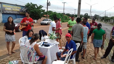Jovens adventistas promovem evento louvável em prol da população