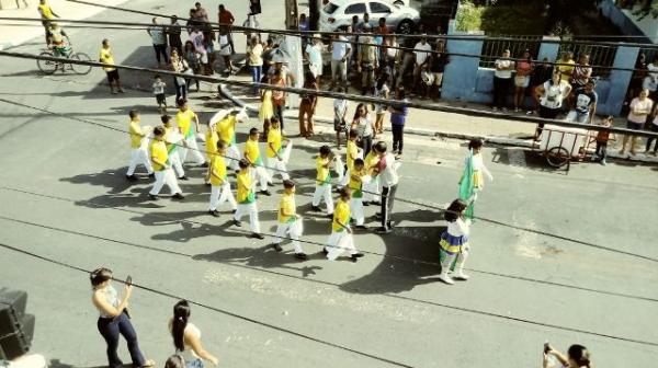 Gin&aacute;sio Primeiro de Maio celebra 61 anos de funda&ccedil;&atilde;o com desfile c&iacute;vico. (Imagem:FlorianoNews)