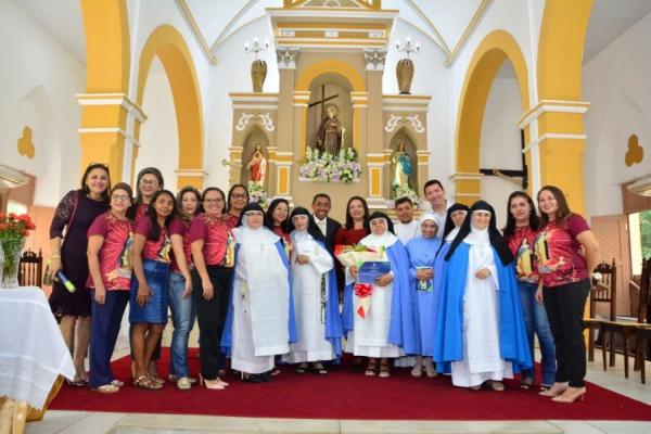 Comenda Agr&ocirc;nomo Francisco Parentes &agrave; Ivanilde de Castro e a monja concepcionista Maria de F&aacute;tima da Eucaristia, do convento do Sagrado Cora&ccedil;&atilde;o de Jesus e da Imaculada.(Imagem:Secom)