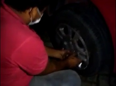 Vídeo flagra porteiro roubando carro em estacionamento do hospital de Floriano