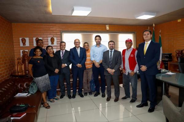 Sinte pede reajuste linear aos professores em reunião com Franzé Silva