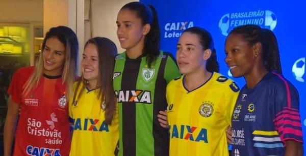 Gabi Nunes (Artilheira), Andressinha (Revela&ccedil;&atilde;o), Rafaelle (Destaque), Bruna (Gol mais bonito) e Formiga foram homenagem na festa de encerramento do Campeonato Brasileiro de Futebo(Imagem:CBF)