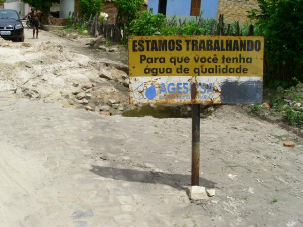 Fornecimento de água é suspenso para correção de vazamento em Floriano