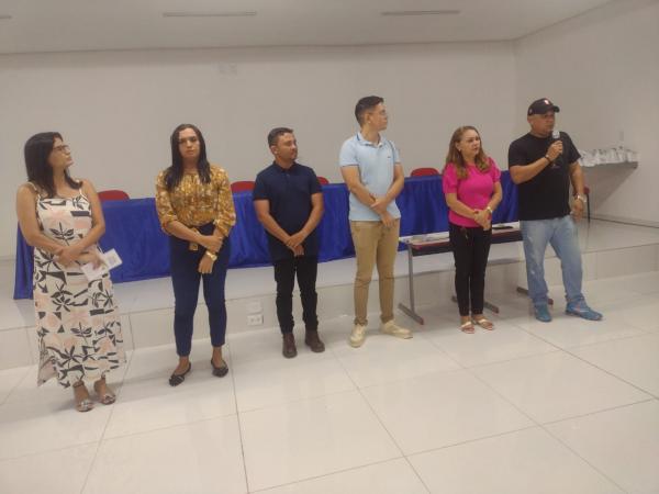Reuni&atilde;o alinha detalhes com ambulantes para o Z&eacute; Pereira de Bar&atilde;o de Graja&uacute;, garantindo organiza&ccedil;&atilde;o e seguran&ccedil;a.(Imagem:FlorianoNews)