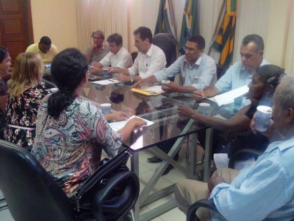 Prefeito atende reivindica&ccedil;&otilde;es do Sindicato dos Trabalhadores Rurais.(Imagem:Waldemir Miranda)