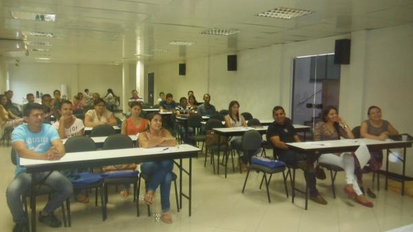 Vigil&acirc;ncia Sanit&aacute;ria realiza curso de capacita&ccedil;&atilde;o em Inspe&ccedil;&atilde;o de Servi&ccedil;os e Produtos em Floriano.(Imagem:FlorianoNews)