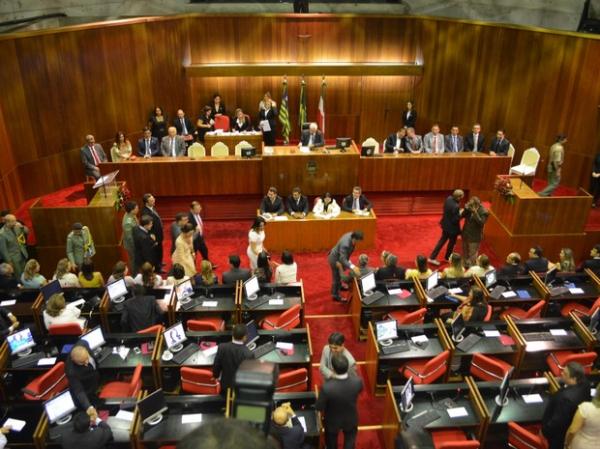 PEC dos gastos é aprovada com maioria dos votos na Alepi