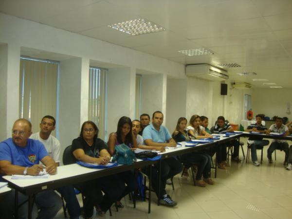 Inspetores, agentes e coordenadores da Vigilancia Sanitaria dos municipios da regi&atilde;o de Floriano(Imagem:reda&ccedil;&atilde;o)