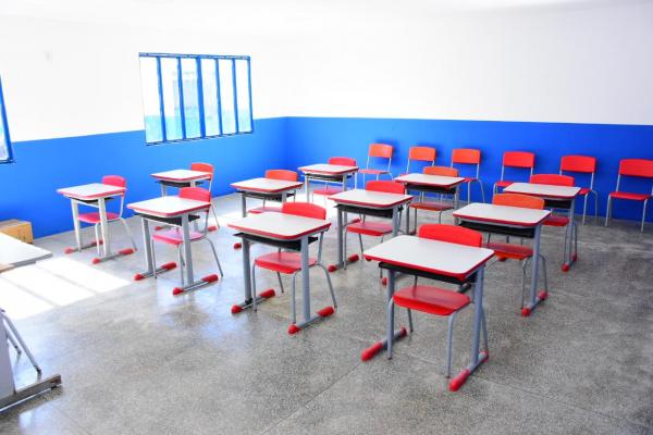  Vereadores de Floriano acompanham a&ccedil;&otilde;es da Secretaria de Educa&ccedil;&atilde;o(Imagem:CMF)