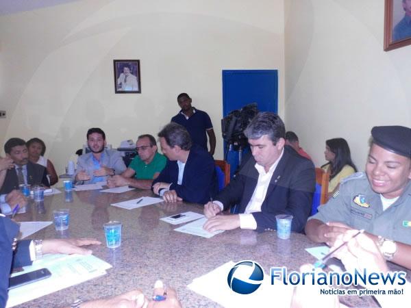 Seguran&ccedil;a P&uacute;blica &eacute; tema de reuni&atilde;o na C&acirc;mara de Floriano.(Imagem:FlorianoNews)