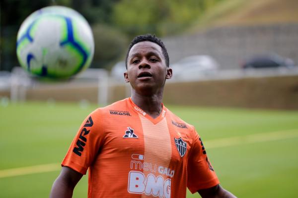 Rodrigo Santana terá conversa com Cazares após indisciplina no Atlético-MG: "Tenho que cobrar"