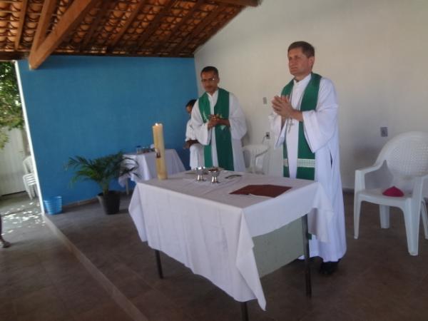 Paroquianos de Bar&atilde;o de Graja&uacute; lan&ccedil;am projeto de espiritualidade.(Imagem:FlorianoNews)