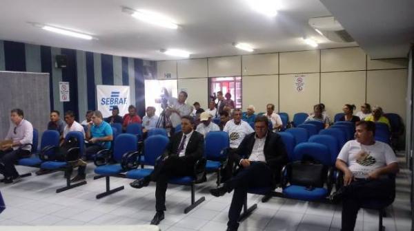 FONCEPI realiza palestra sobre extrativismo da palha de carna&uacute;ba em Floriano.(Imagem:FlorianoNews)