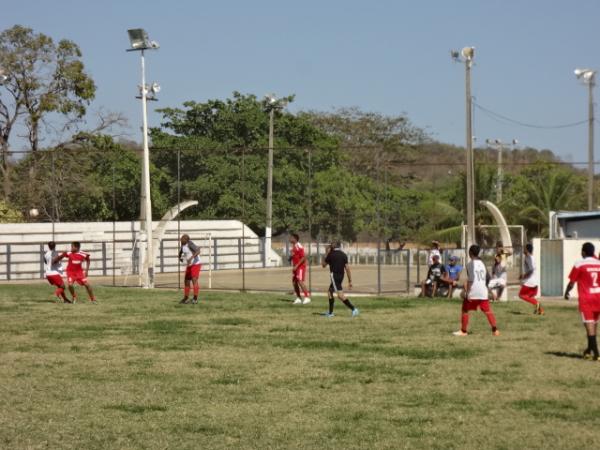 Torneio de futebol marcou o Dia do Comerci&aacute;rio em Floriano.(Imagem:FlorianoNews)