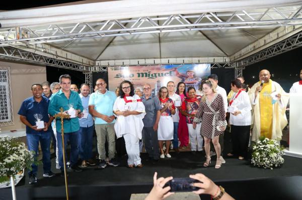  Ciro Nogueira participa do tradicional festejo de S&atilde;o Miguel Arcanjo(Imagem:Ascom)