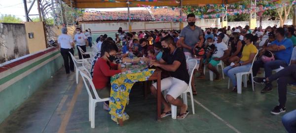 Festival de Vacina&ccedil;&atilde;o atraiu milhares de jovens em Bar&atilde;o de Graja&uacute;(Imagem:FlorianoNews)
