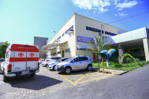 Jovem de 19 anos morre com suspeita de coronavírus no HUT; Saúde investiga